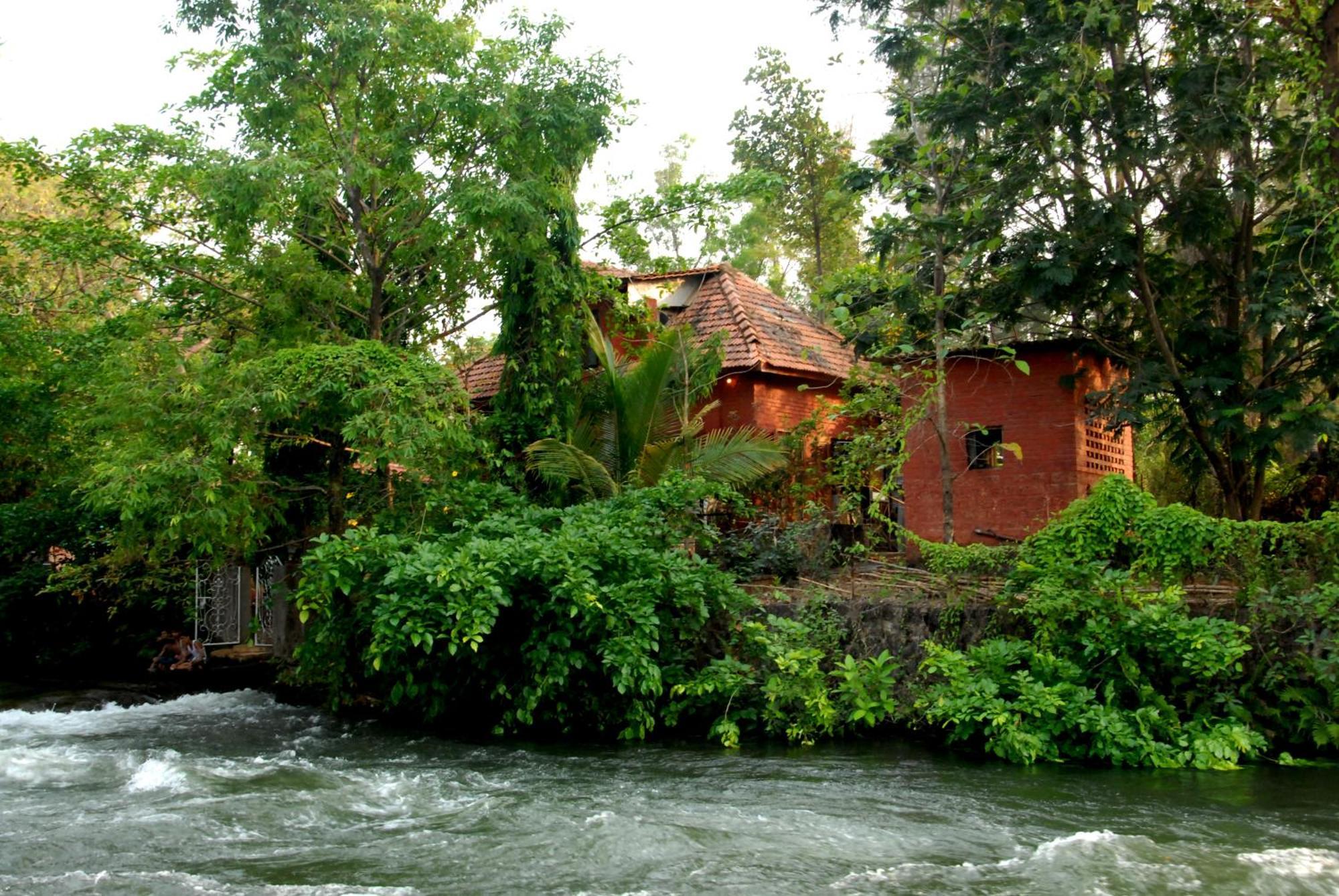 The Rippling Edge - River Front Property Karjat Kültér fotó