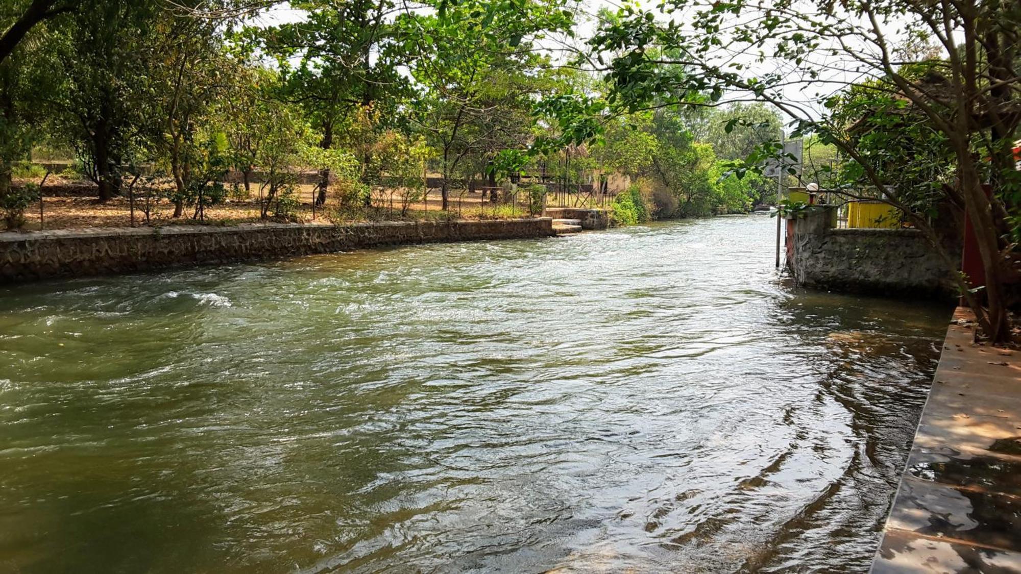The Rippling Edge - River Front Property Karjat Kültér fotó