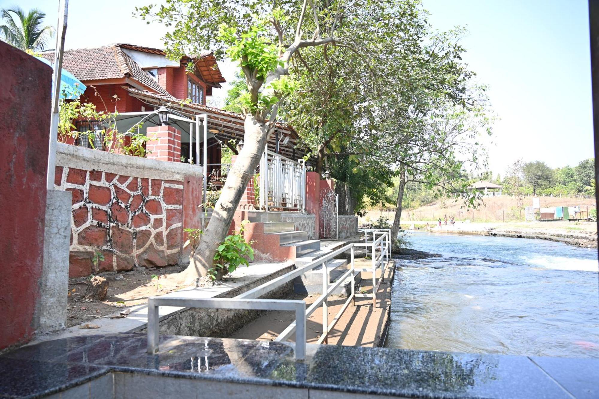The Rippling Edge - River Front Property Karjat Kültér fotó